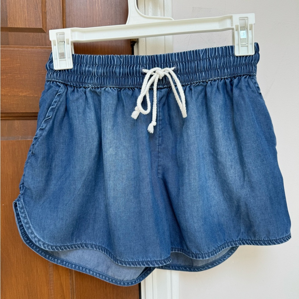 Mossimo supply company high rise light weight flowy denim looking shorts